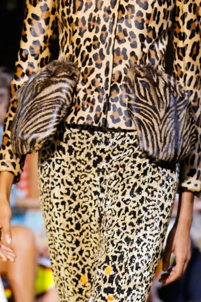Look 2
